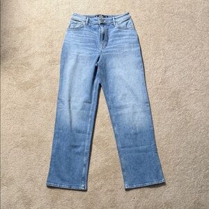 Hollister Ultra High-Rise Dad Jeans in Light Blue Wash